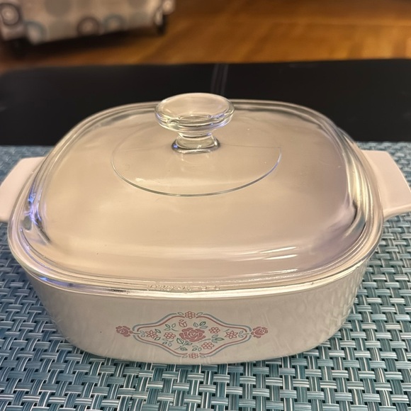 Vintage Corning Ware English Breakfast Roses Casserole with Lid - 2L  A-2-B - Picture 1 of 6